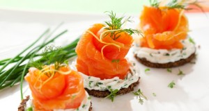 Norwegian-smoked-salmon-canapes-with-cream-cheese-reduced